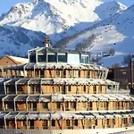 Shackleton Mountain 4*