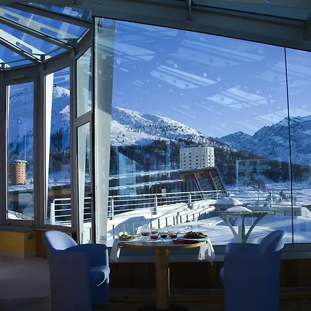 Shackleton Mountain Hotel