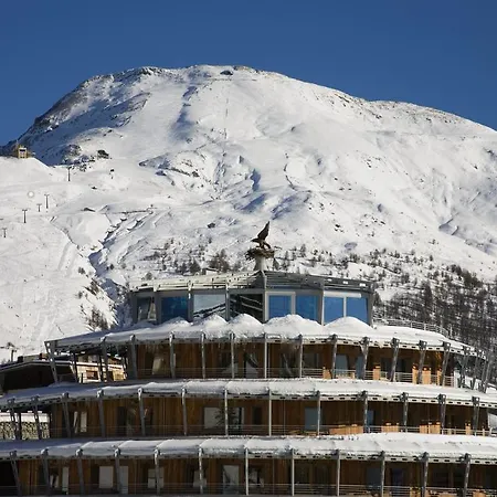 Shackleton Mountain 4*