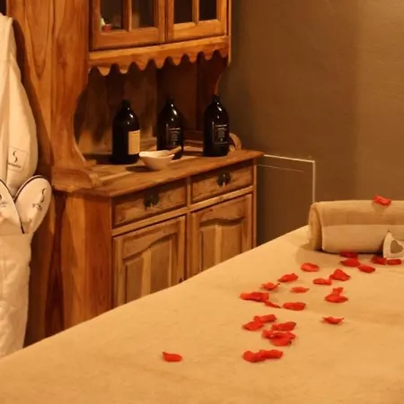 Shackleton Mountain Hotel