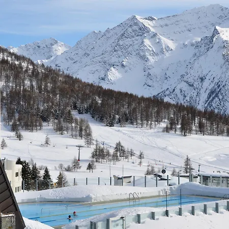 Shackleton Mountain Hotel