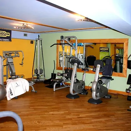 Shackleton Mountain 4*