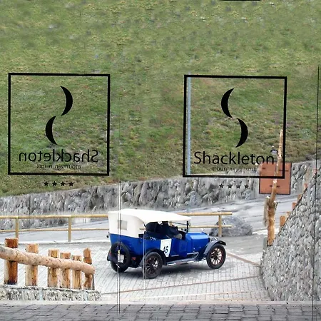 Shackleton Mountain 4*