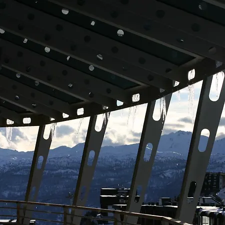 Shackleton Mountain
