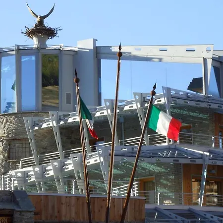 Shackleton Mountain Hotel