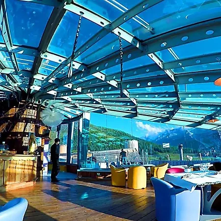 Shackleton Mountain Hotel