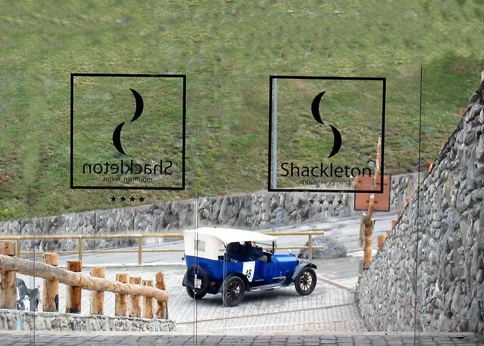 Shackleton Mountain 4*